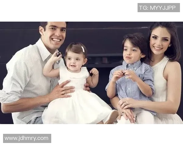 足球明星与她们的爱情故事那些令人心动的瞬间与甜蜜回忆 足球明星与她们的爱情故事那些令人心动的瞬间与甜蜜回忆