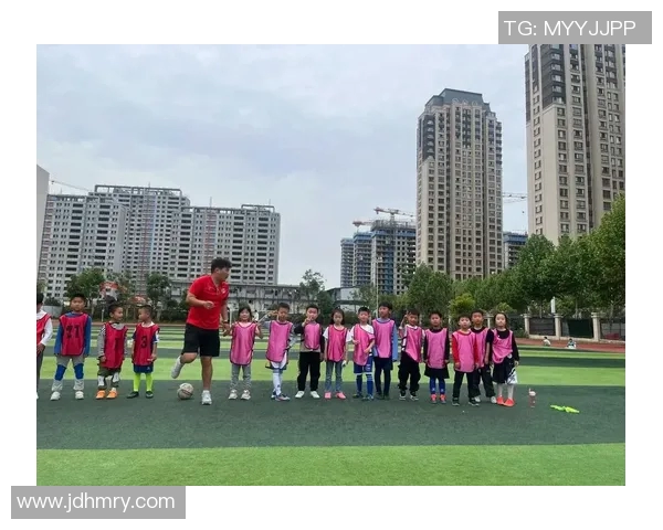 与足球明星亲密合影的难忘瞬间记录你的足球梦想与激情 与足球明星亲密合影的难忘瞬间记录你的足球梦想与激情