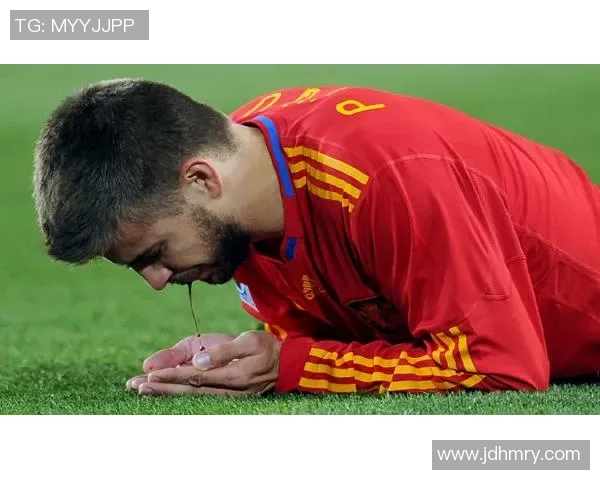 当今足坛最红火的明星球员盘点与他们的辉煌成就分析