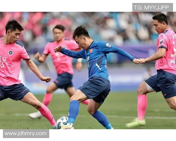 杭州足球队在足球团队协作排行榜中荣获第五名展现出色团队精神与默契配合 杭州足球队在足球团队协作排行榜中荣获第五名展现出色团队精神与默契配合