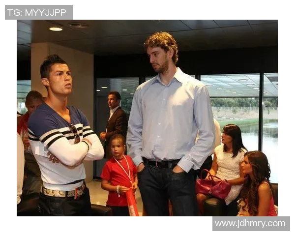 足球明星与篮球明星的共同点与魅力探讨 足球明星与篮球明星的共同点与魅力探讨